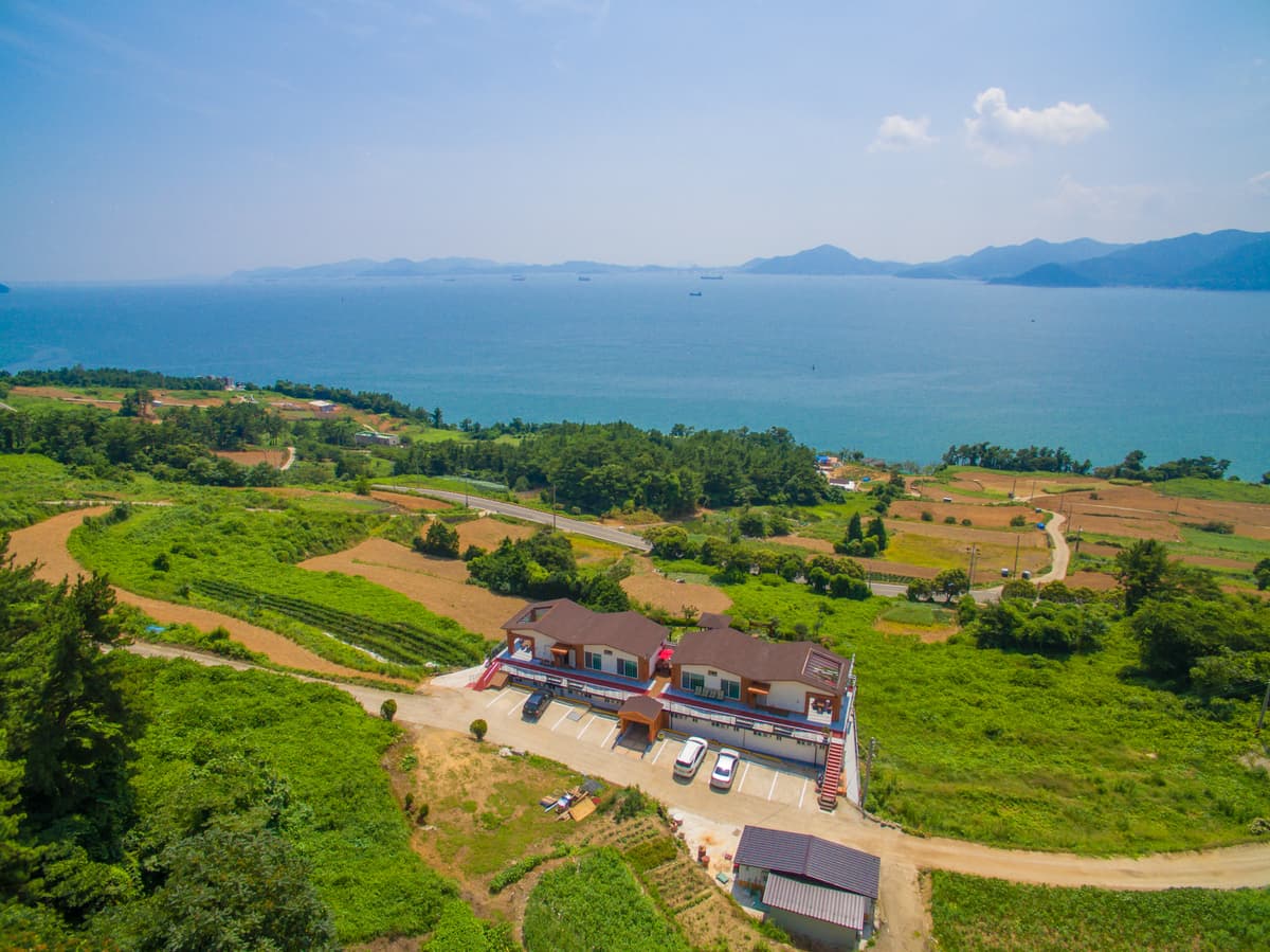 building hand drawing